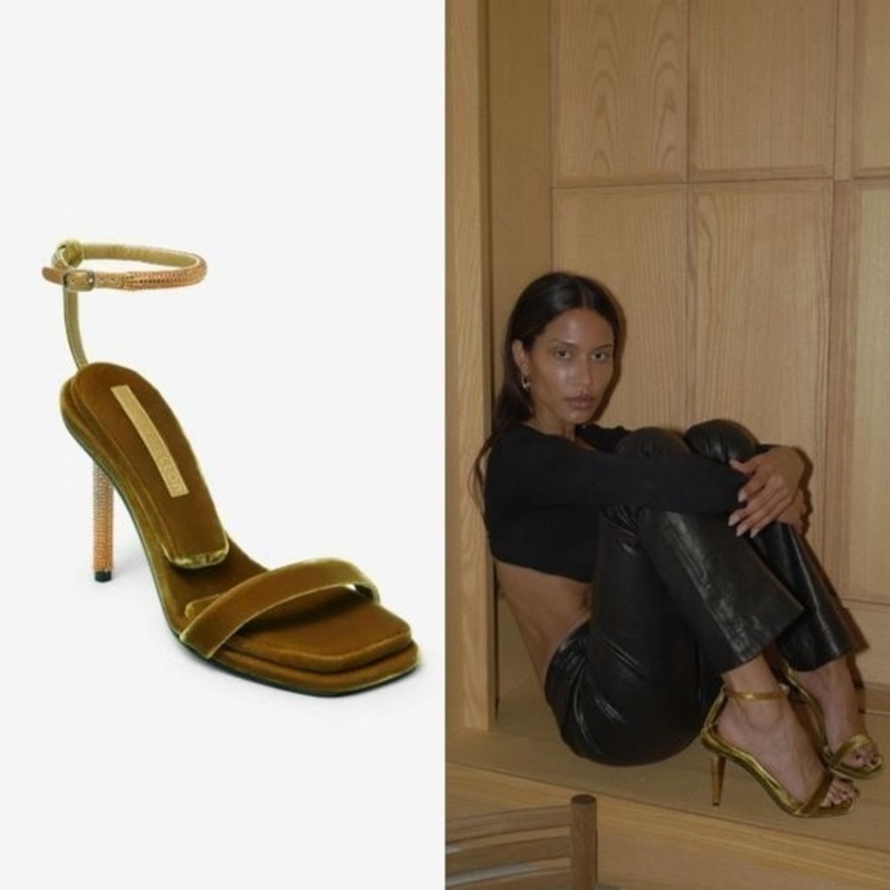 Tamara Mellon Stellar 100 Velvet Heel in Topaz Size 37